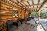 Yaak Riverfront Cabin -Hunting, Fishing & Family Get Away! - Hytter