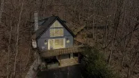 Game Room, Hot Tub, Pet-Friendly, Fire-pit, Views on 3-Acres in Seven Devils - Homestays