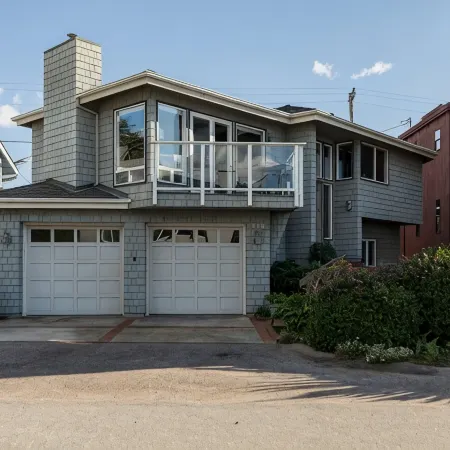 Magical Retreat!  Contemporary and Cozy Park Hill!