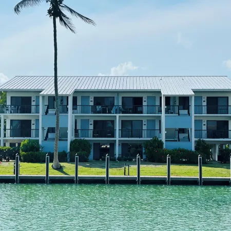 Tranquil WATERFRONT 2-bedroom condo on Sanibel Island minutes to the beach!
