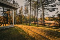 Stunning Glass House nestled in the Vermont wilderness!
