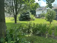 Peaceful 2Br Cottage-Big Backyard Deck, WiFi, Big TV! Parks, Museums, Pit Int’l.