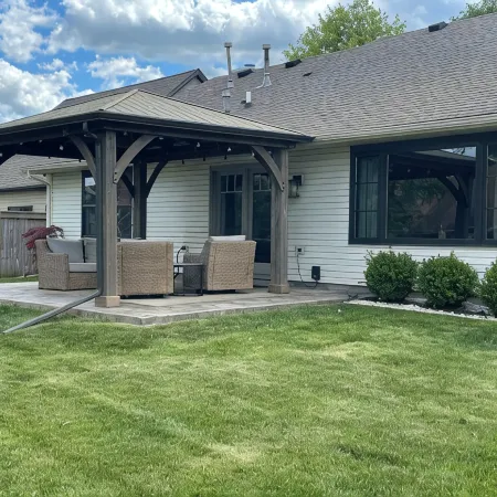 3-bedroom King Suite Garage with WiFi
