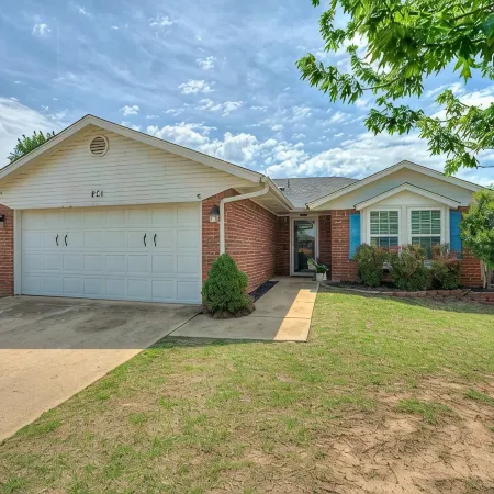 Peppertree Retreat only 3 miles toOU Book your OU event stay now!