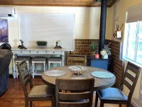Cool cabin with AC in charming Pine Hotels in Pine