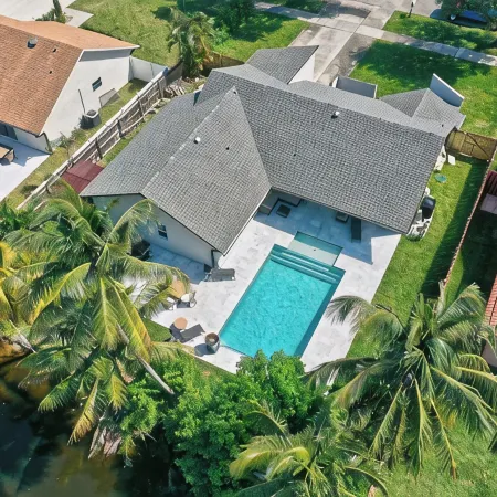 Beautiful Updated House in Delray with Heated Pool & Game Room. Close to Boca!