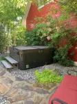 Amazing Four Season Modern Farmhouse with Mountain Views and Hot Tub - 4-Star