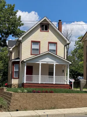 Beautiful Walnut Home 4bed/bathrooms with Private Parking