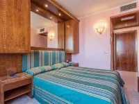 رايلي هوتل سيراكوزا Hotels near ريبوبليكا