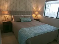 Spacious, comfortable, Pet Friendly 3-Bed House minutes from the Big Pineapple - 3-Star