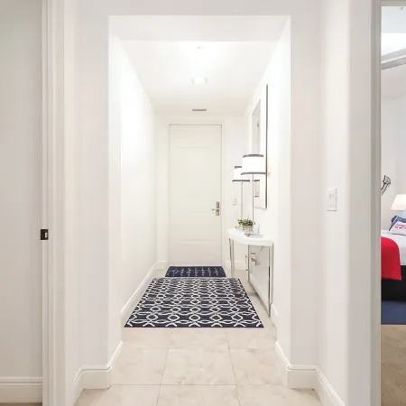 Downtown Location!  Naples Bay Resort - Amenities!