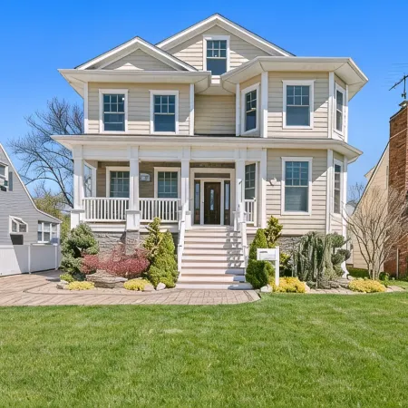 Fabulous Large Beach Home 1-block from beach & boardwalk