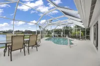 Lakefront Pool Home-Venice, FL - Homestays