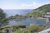 Stunning house right by the sea, spectacular far reaching sea views in Polperro - 오션뷰