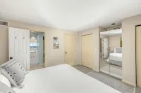 'Sandpiper' Ocean Front Townhouse - Boutique