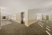 Oceanfront Ground Floor Condo with Pool, Gym and Game Room