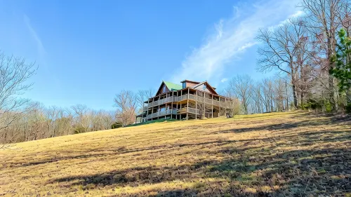 The Mountain Crest Cabin