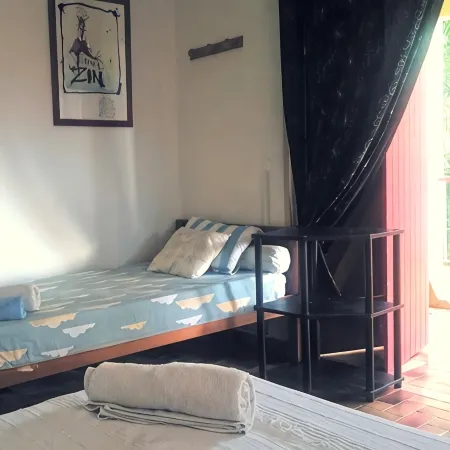 T3 Montana 2, DESHAIES, 350 m Grande Anse, 5/7 people, 2 bedrooms + living room, terrace.