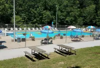 Rocky Ridge GetawayJoins Shawnee Forest