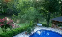 Riverfront, golf course retreat with pool! - Family
