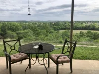 Private Country Estate Near Dinosaur Park for Families and Friends..Sleeps 16 - 3성급