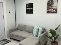 La Capsula del Amor / The Capsule of Love Hotels in Hialeah