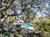 Hilltop Manor- Views - Family Home/Private - Pool and Spa - Pools