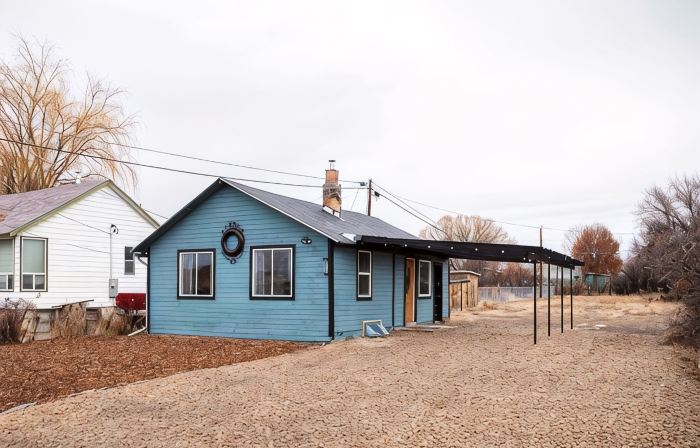 2 bed 1 bath cottage home