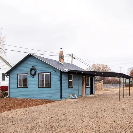 2 bed 1 bath cottage home