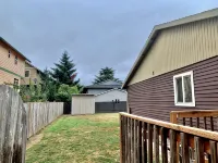 2 BR Single Story Townhouse w King Bed