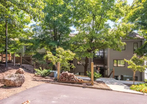 Luxury Condo in the Sky! Finest in Wintergreen!