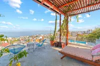 Sunset Sky Loft with Private Pool Panoramic Ocean View Steps to Camarones Beach