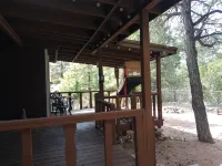 The cozy cabin, a quiet place to relax and have a pleasant time. Hotele w: Heber