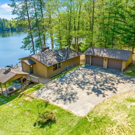 2  Lake Cabins & Saunа & Access to Trails