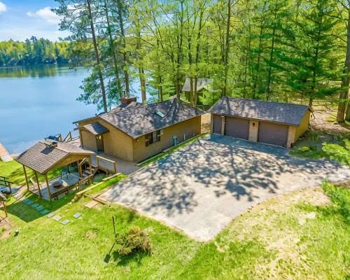 2  Lake Cabins & Saunа & Access to Trails Hotels in Oneida County