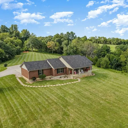 Close to the Ark! Incredible views on 10 private acres w/ firepits!