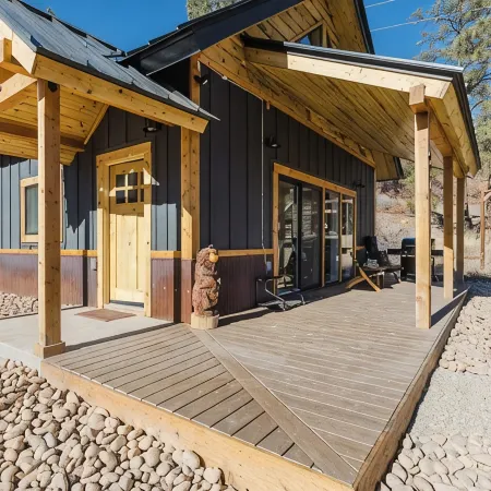 Wolf Creek Riverside Chalet
