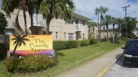 Luxurious Oasis ~ beachside 2 bedroom condo w/pool - 2-Star