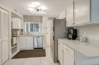 Couples Hideaway | Close to Everything | Short Walk to Beach