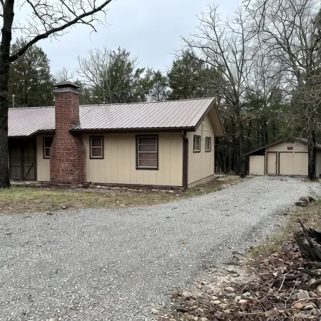 Cabin Rental - Lake Norfork - Mountain Home, Arkansas - 3 minute walk to lake!