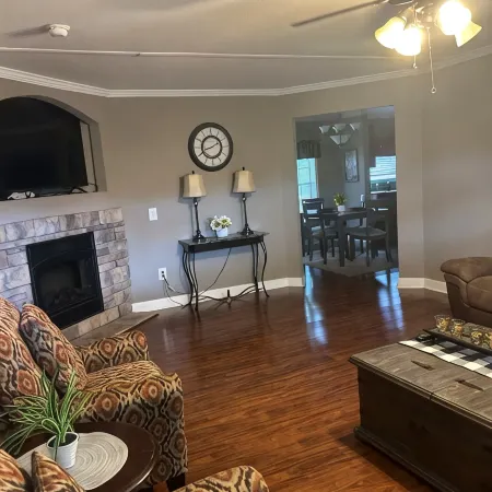 Cozy 3-bedroom mobile home in delightful Magnolia with AC, WiFi