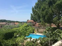 Beautiful Provencal house, French billiards and swimming pool - 8 people