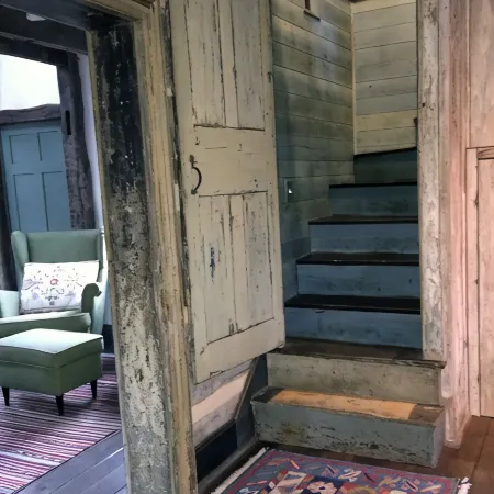 Historic Cabin On 300 Acre Farm In Amish Country