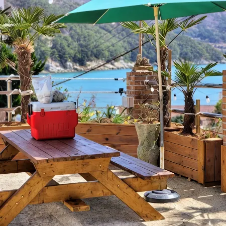 Ha-Wahyeon HOUSE: Great location, views and vibe!