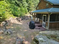 Shady Cliff Rock House - 3-Star