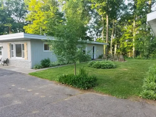 Amazing Views! 2 Br 8-Person Condo Lake Tomahawk/Minocqua Chain, Dock Included
