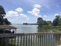 Indian Lake Treehouse Waterfront Cottage - 3-Star