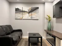 Darlington’s basement suite! Hotels in Clarington