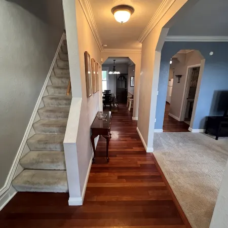 Beautiful 4 bedroom Home by the Hill - Privacy Fenced Backyard and Fast Internet