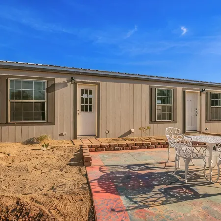 Tiny Home Getaway in Arizona-Mountain views in Rural Area